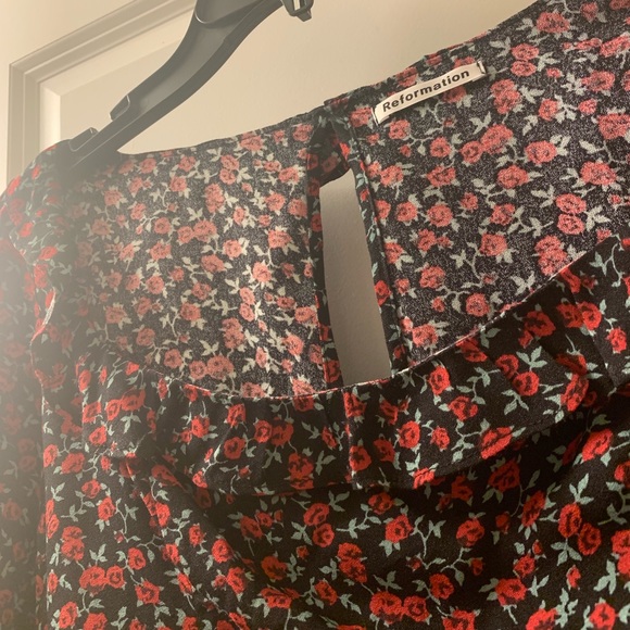 🌹Reformation barb crop top🌹 - Picture 4 of 11